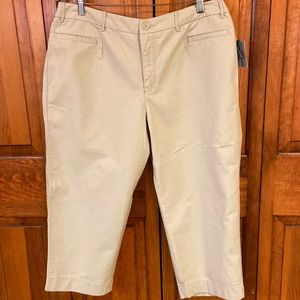 Liz Claiborne Tan Capris